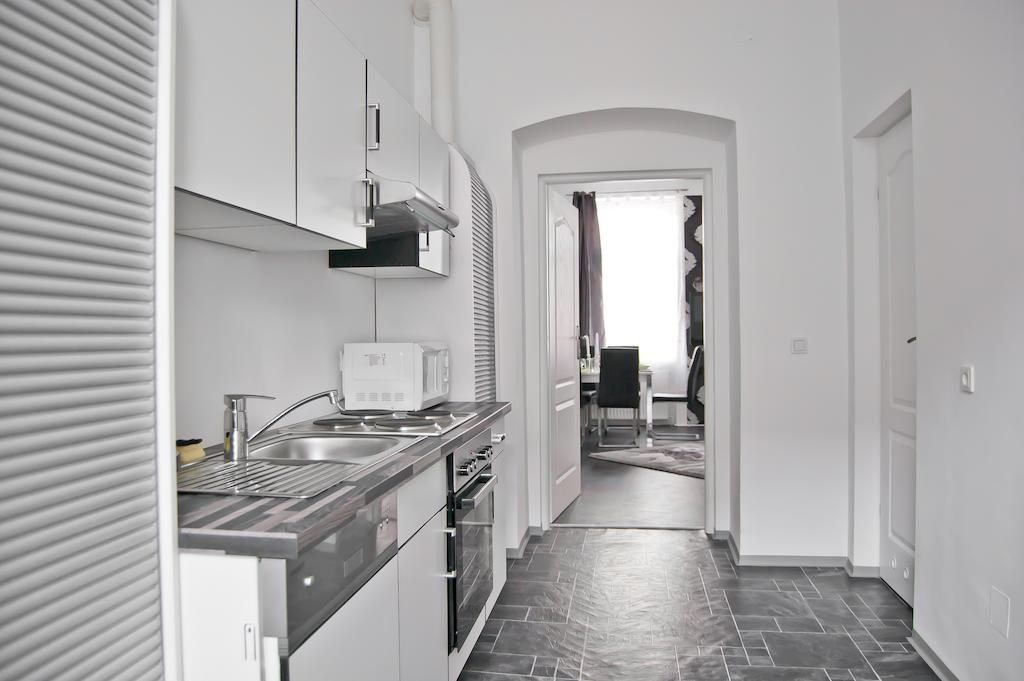 Royal Resort Apartments Westbahnhof Vienna Room photo