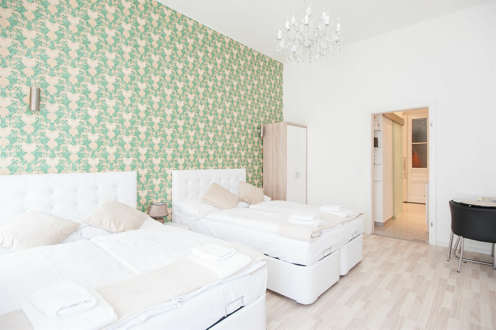 Royal Resort Apartments Westbahnhof Vienna Exterior photo